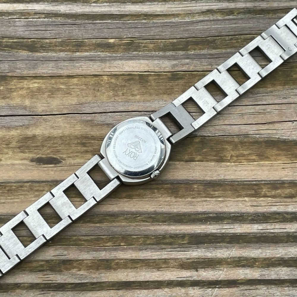 Roxy Quiksilver Ladies Wrist Watch Analog Silver Tone Quartz Metal Band Watch - Picture 8 of 12